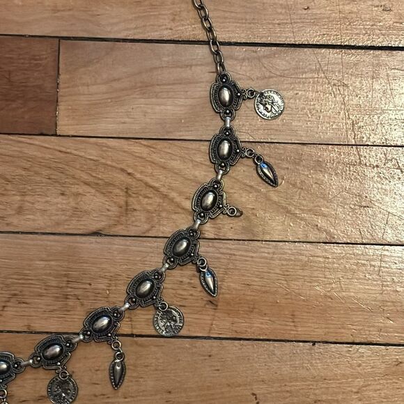 Vintage silver tone linked belt with dangle charms 41” - Picture 2 of 5